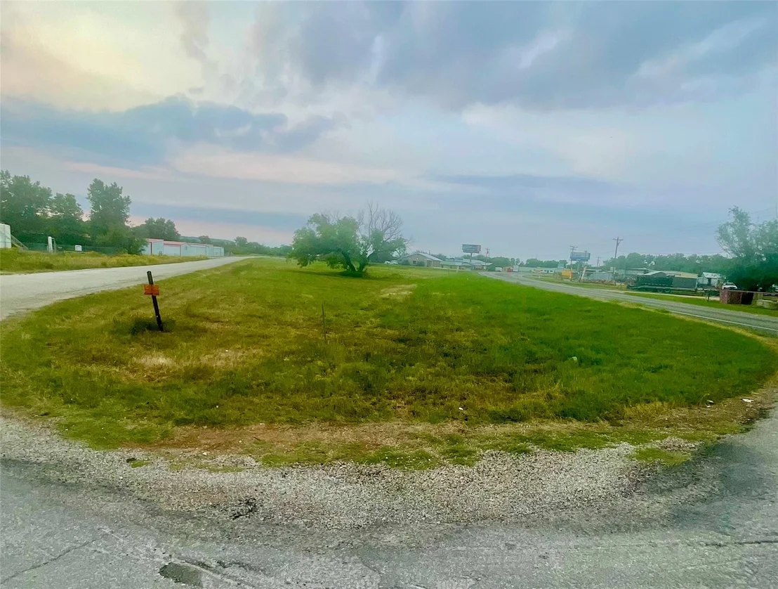 Photo of 303 N Fm 2353