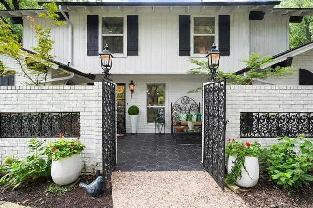 Photo of 2202 Highland Circle