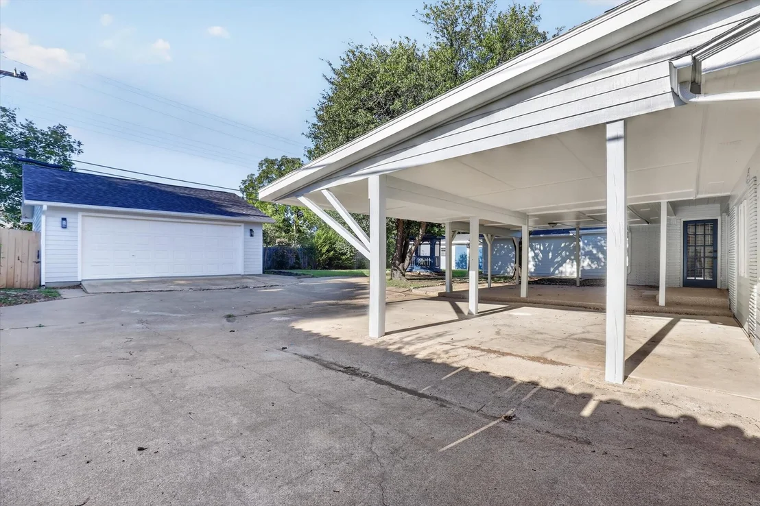 Photo of 1204 Loma Alta Place