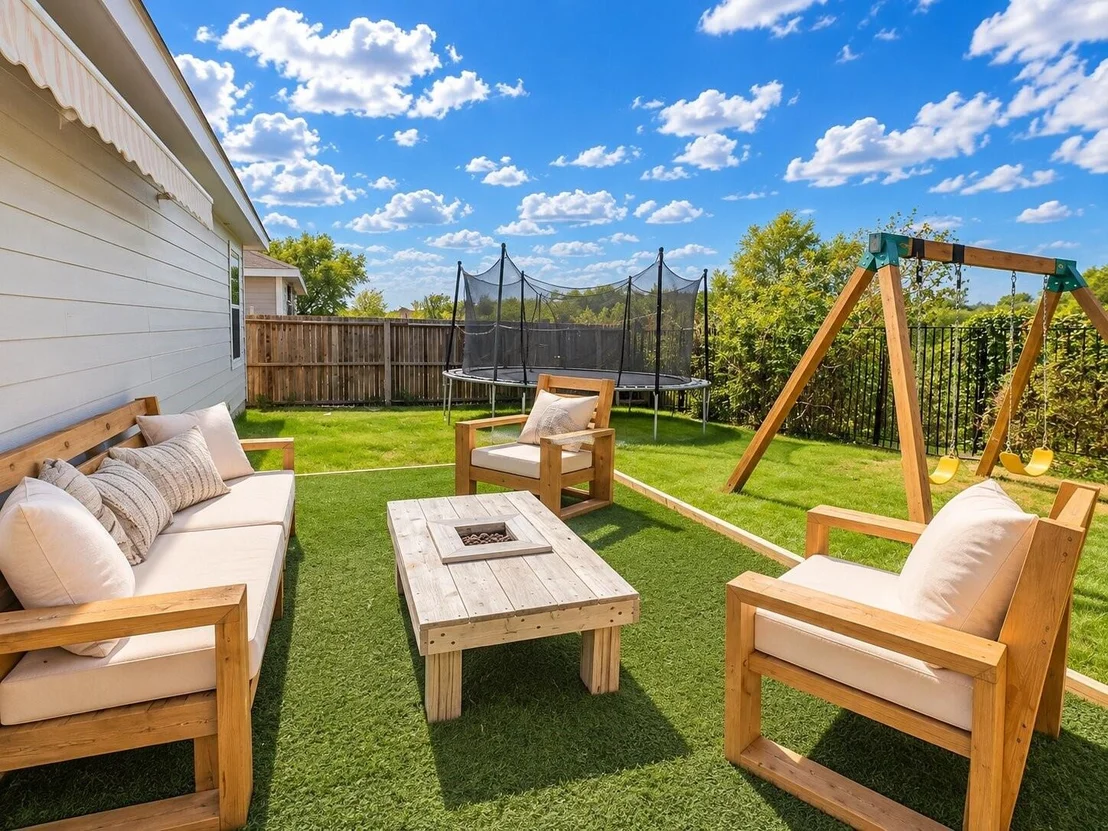 Photo of 5552 Hepburn Street