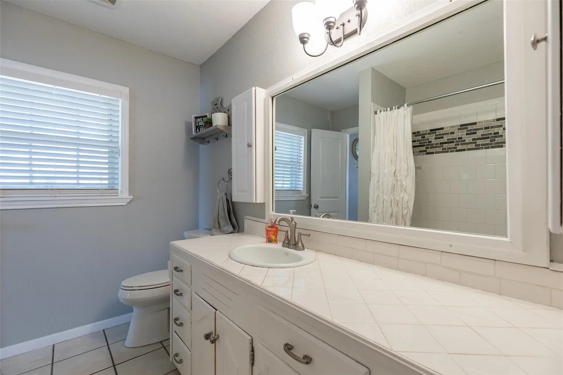 Photo of 1842 Elmwood Drive