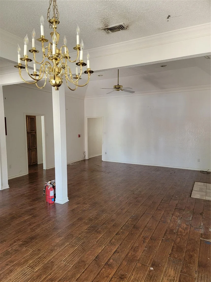 Photo of 4904 Saddleback Road