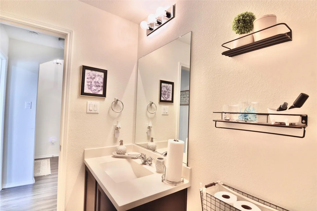 Photo of 465 Pollyann Trail