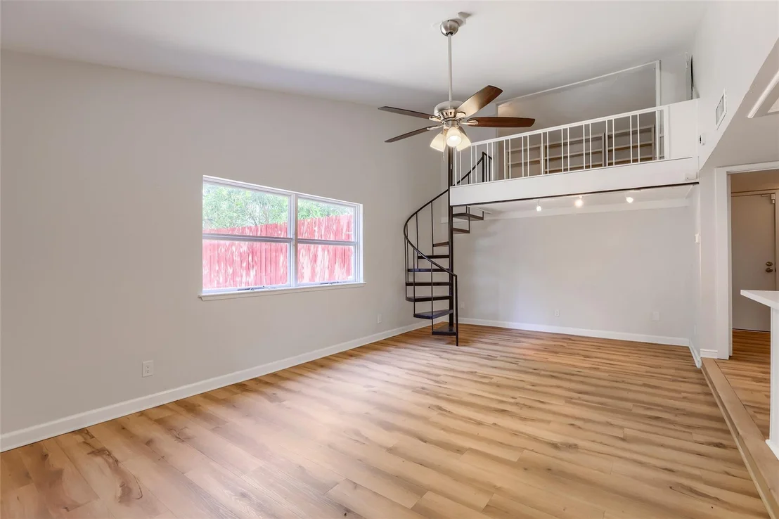 Photo of 6639 Roundrock Road