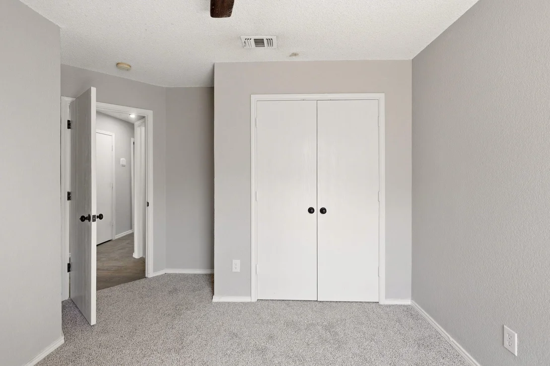 Photo of 8195 Waterside Trail