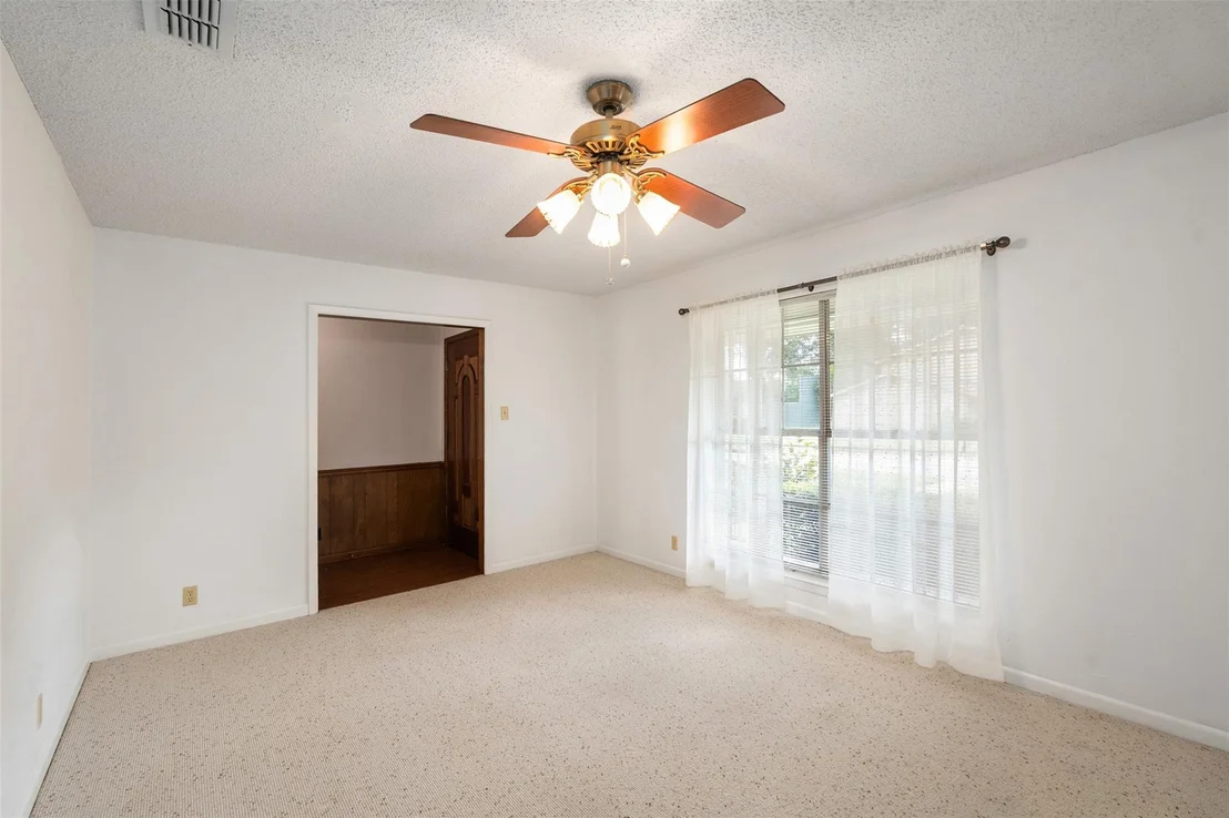Photo of 925 Bradley Drive
