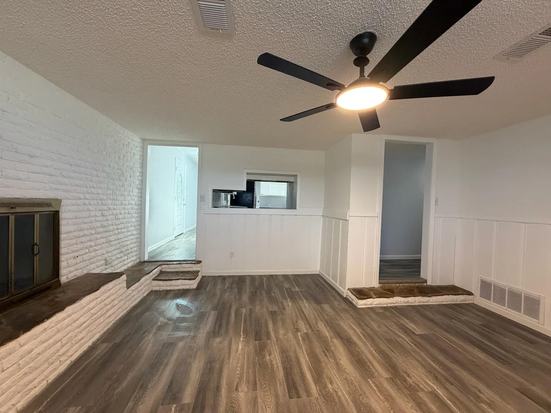 Photo of 5211 Longshore Drive