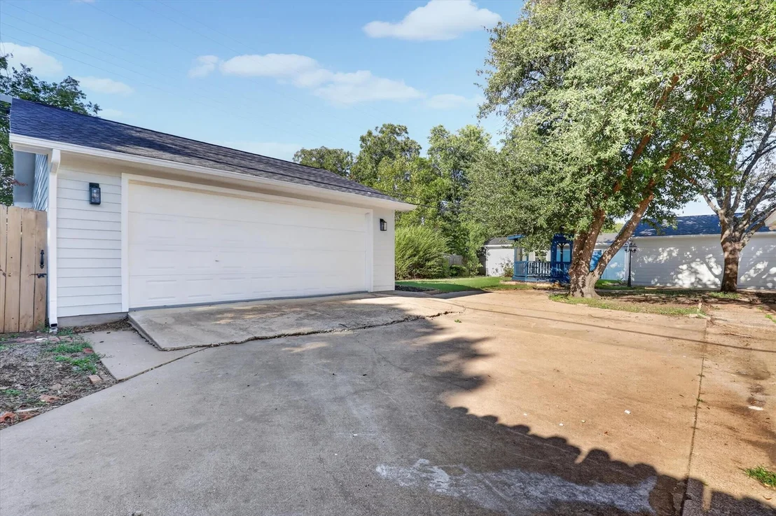 Photo of 1204 Loma Alta Place