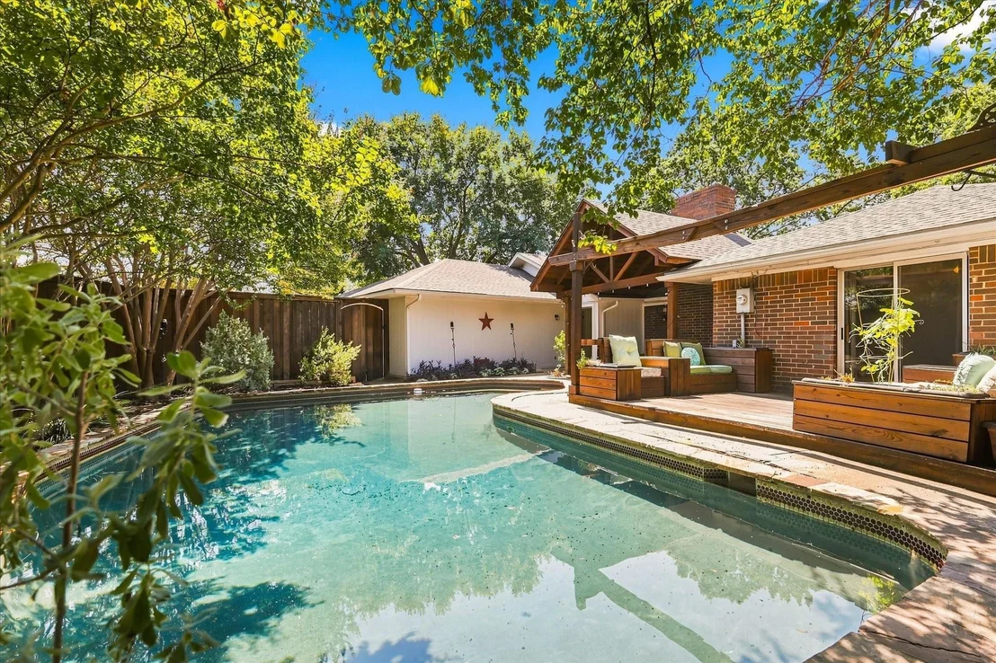 Photo of 2525 Eucalyptus Drive