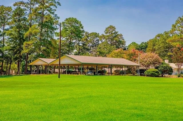 Photo of 321 Lakeview Drive