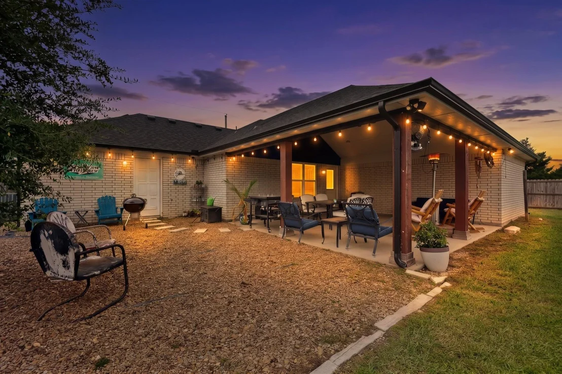 Photo of 423 Caloway Drive