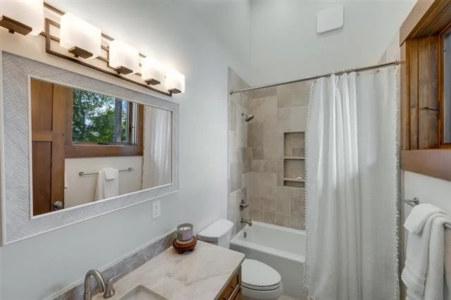 Photo of 127 Lake Bluff Drive