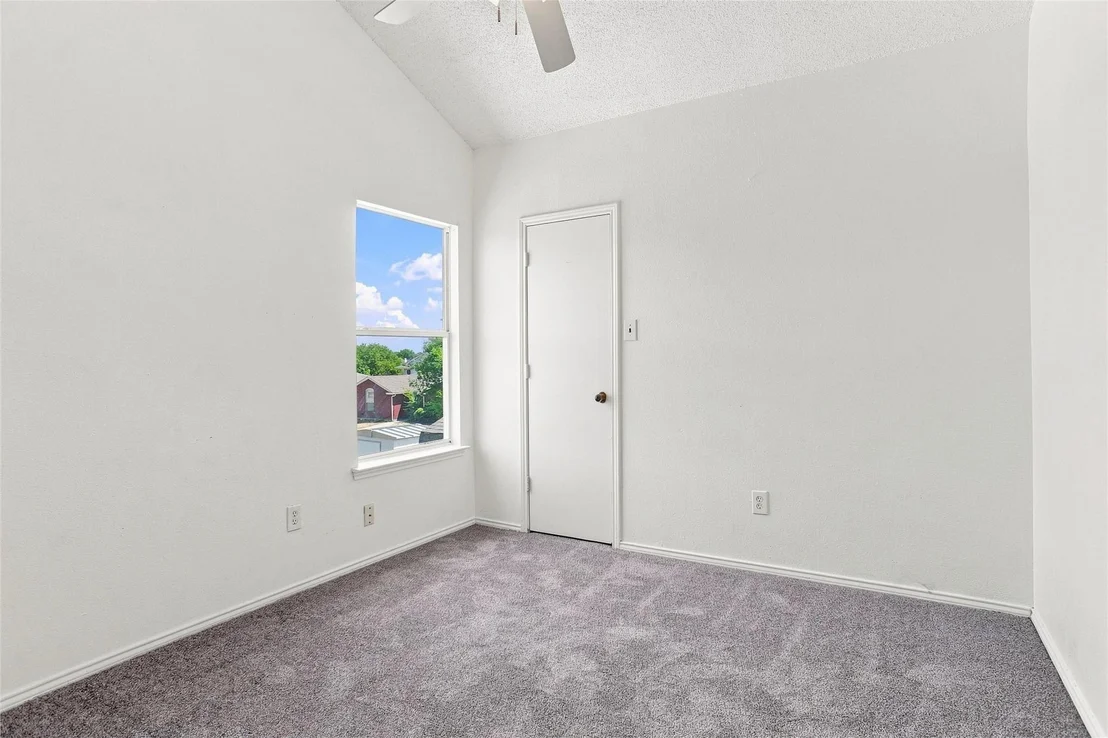 Photo of 1001 Flower Drive