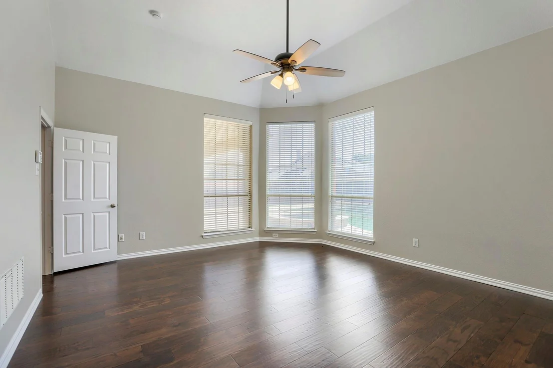 Photo of 6919 Navigation Drive