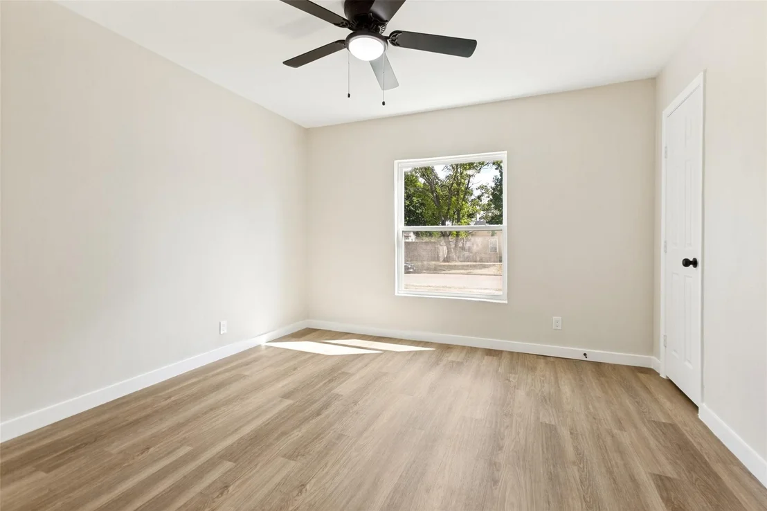 Photo of 1605 Meadowbrook Drive