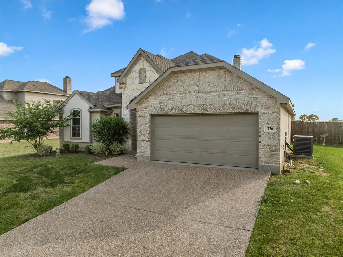 Photo of 336 Oak Meadow Trail
