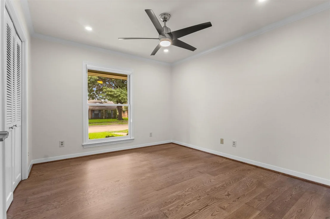 Photo of 908 Vinecrest Lane
