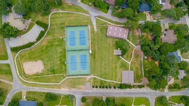 Photo of 321 Lakeview Drive