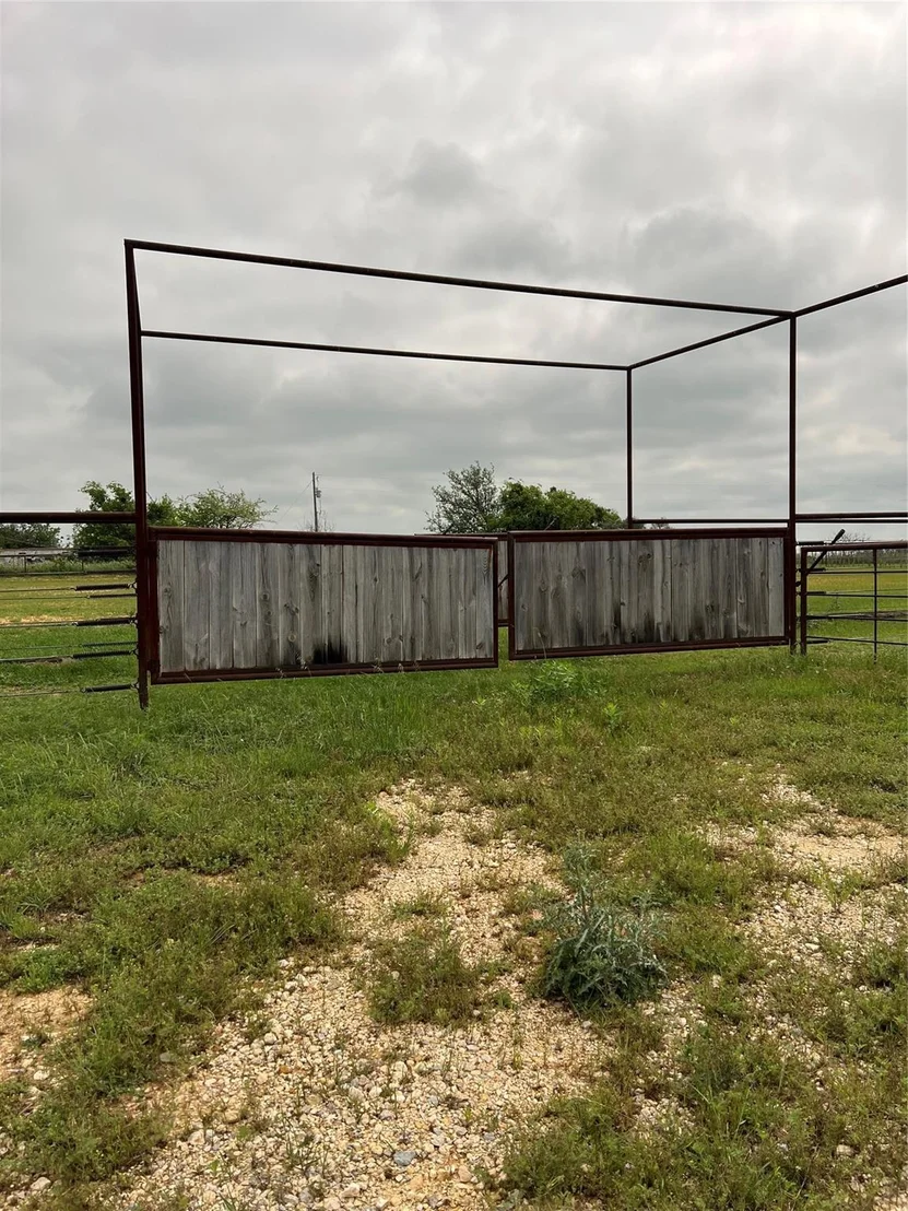 Photo of 1661 County Road 195