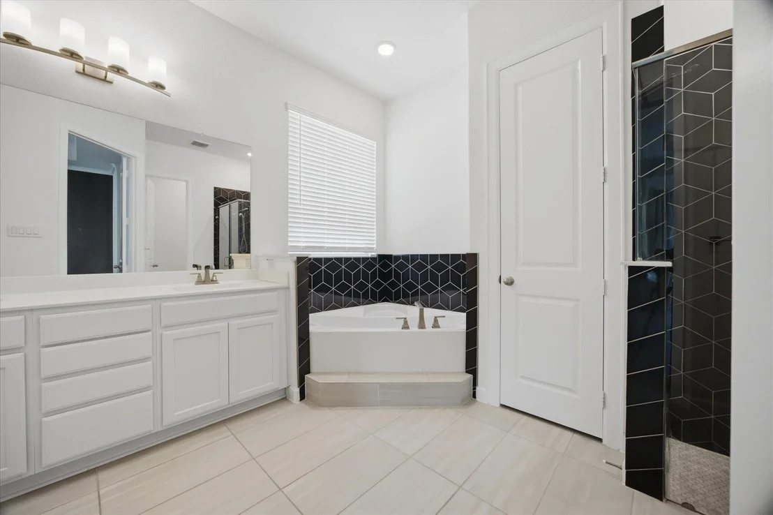 Photo of 1815 Navarre Way