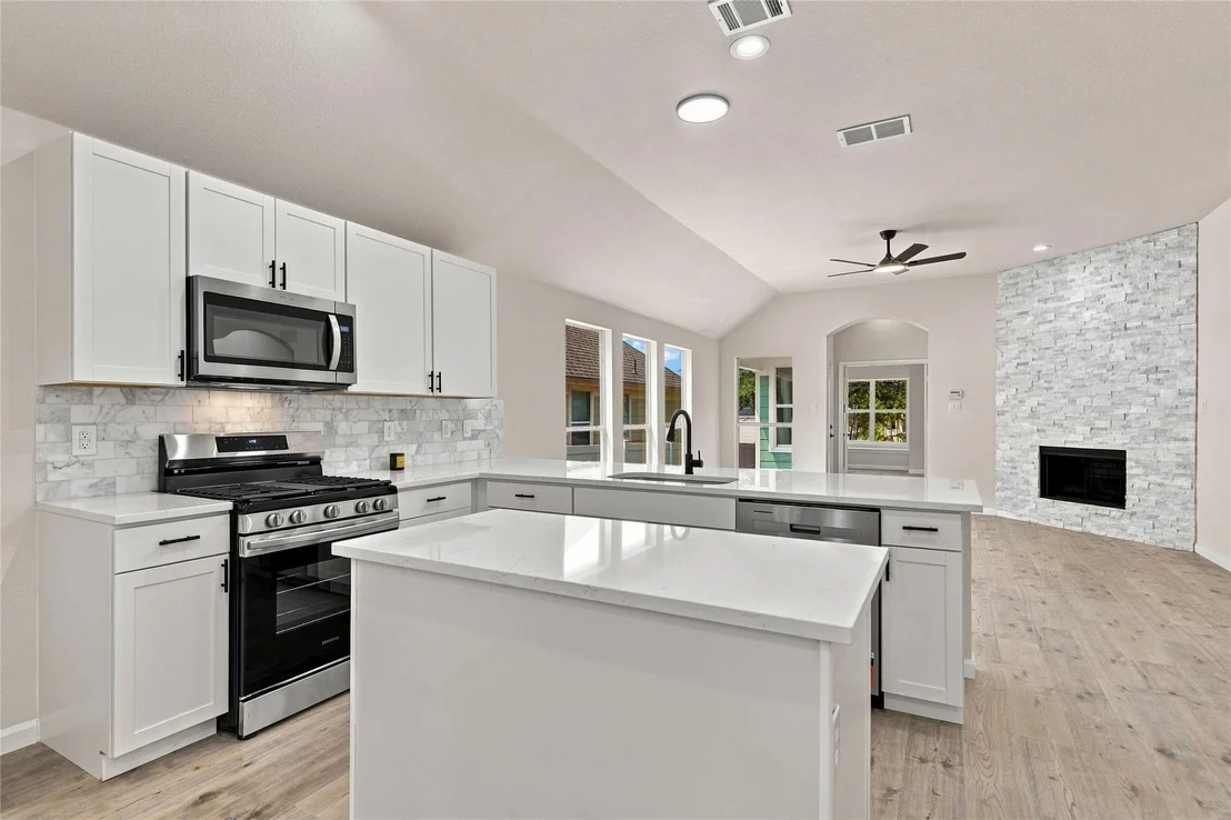 Photo of 1401 Live Oak Lane