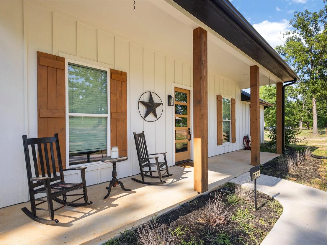 Photo of 1562 N Willow Oak Road