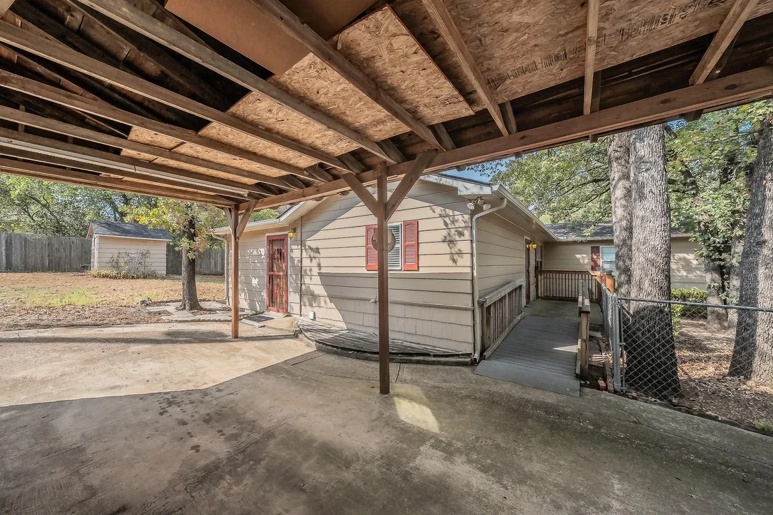 Photo of 1812 Highland Drive E