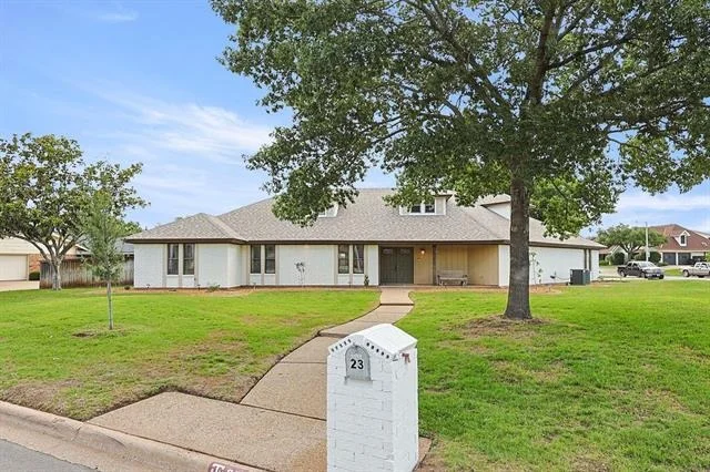 Photo of 23 Fairway Oaks Boulevard