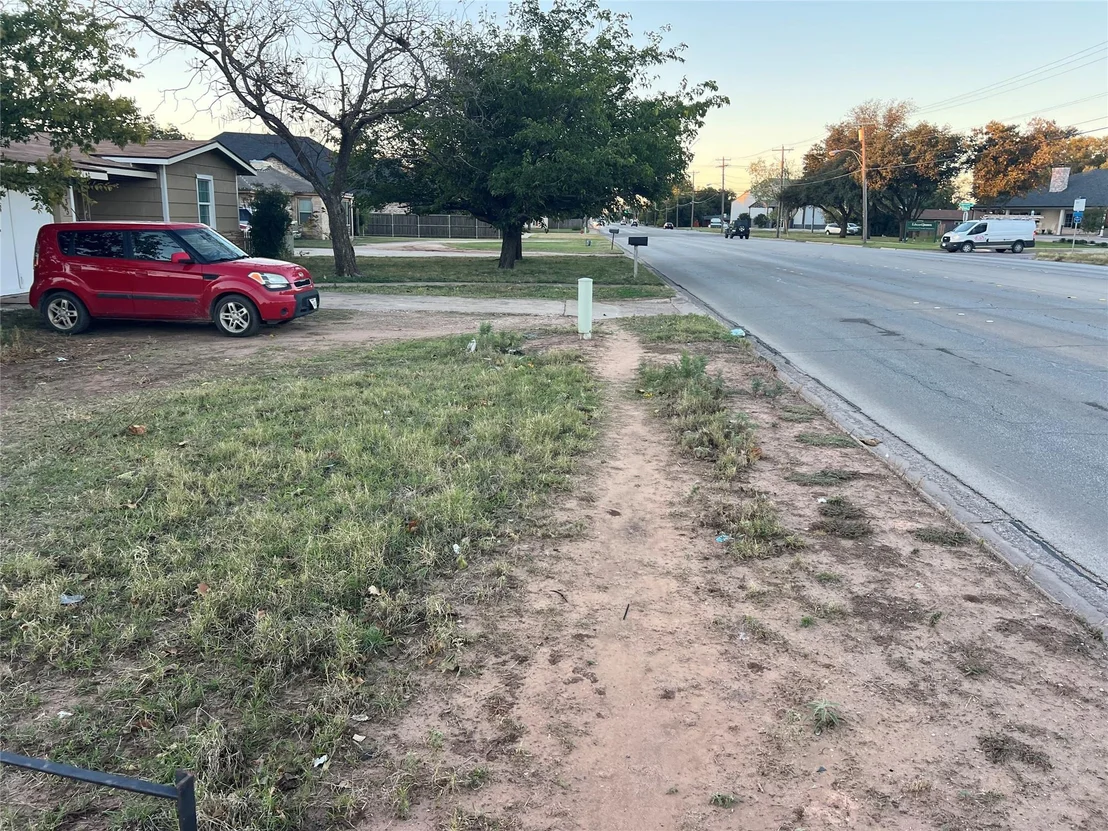 Photo of 2925 Buffalo Gap Road