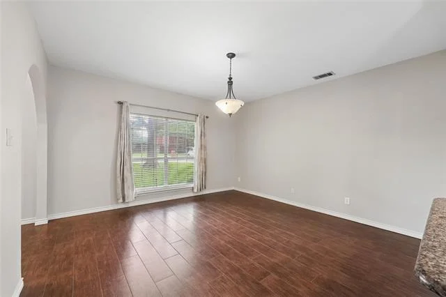 Photo of 828 Rockefeller Lane