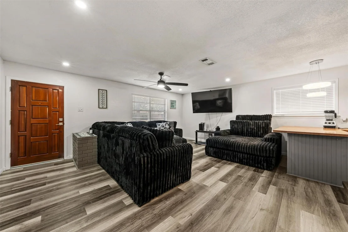 Photo of 6313 May Drive