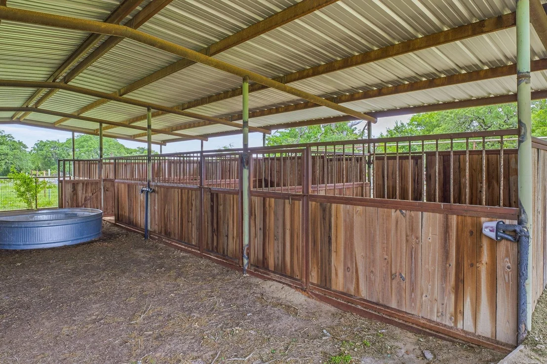 Photo of 621 County Road 484