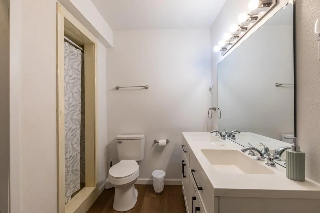 Photo of 2349 Cooke Street
