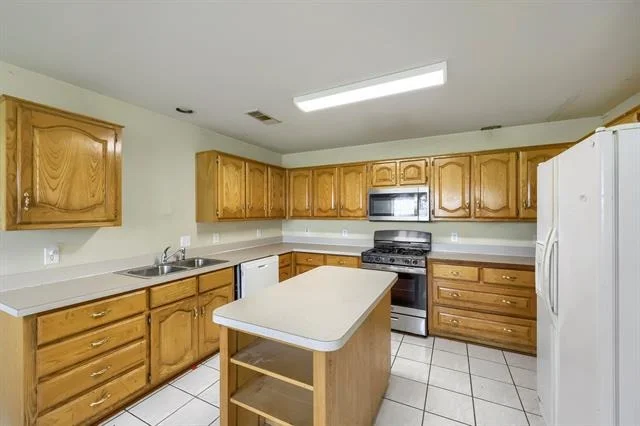 Photo of 16018 University Drive