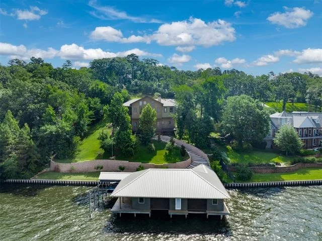 Photo of 127 Lake Bluff Drive