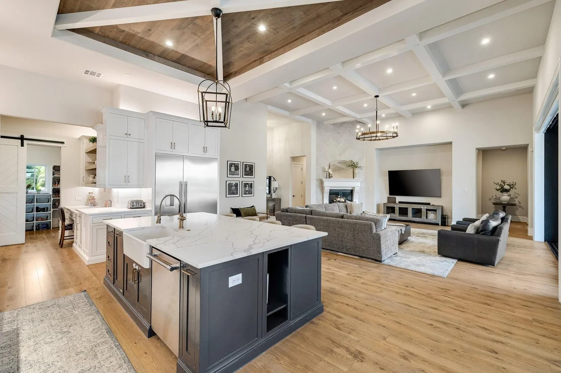 Photo of 660 Louise Drive