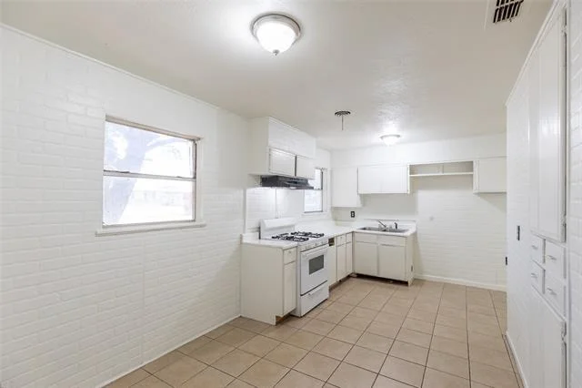 Photo of 5131 Encino Road
