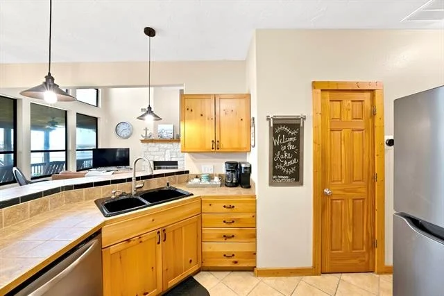 Photo of 110 Jeffrey Circle
