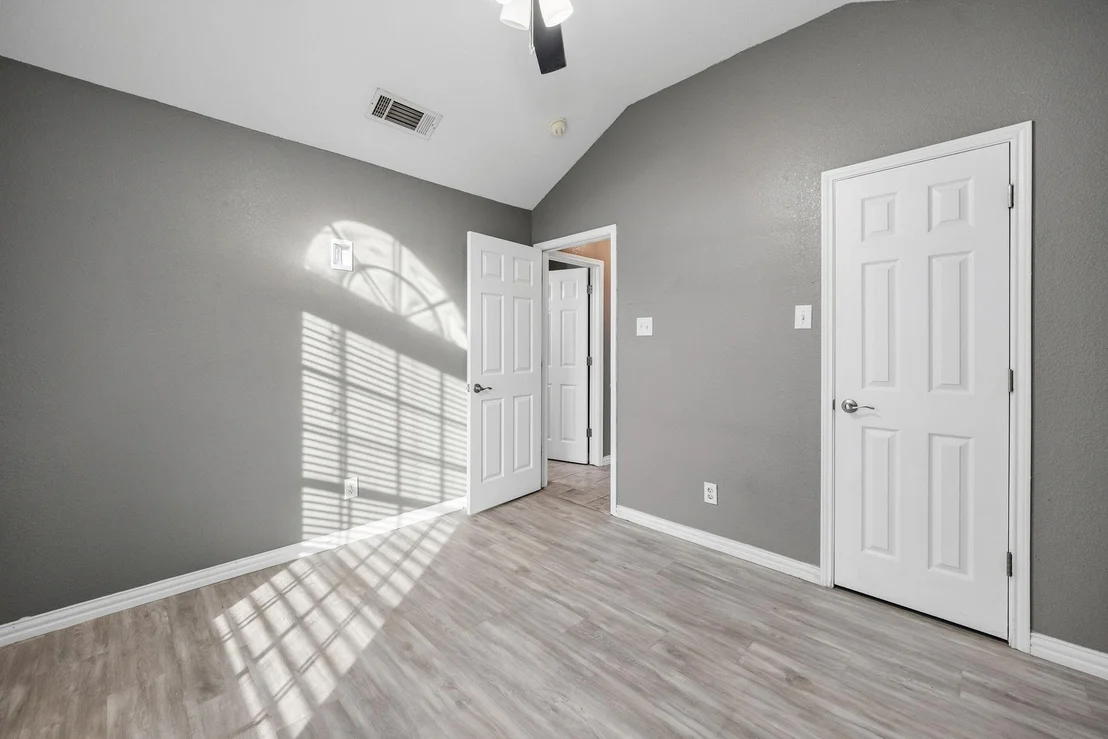 Photo of 607 Meadowbrook Drive