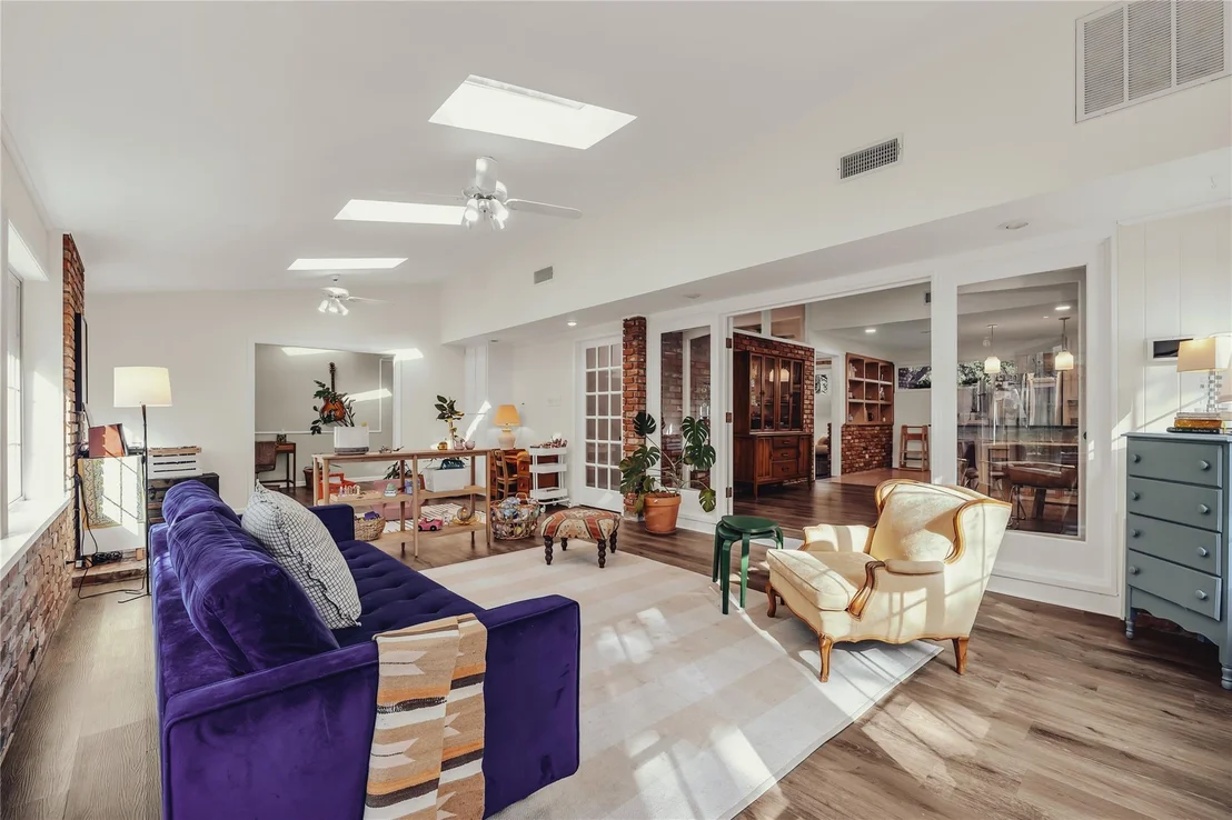 Photo of 2112 Gregory Lane
