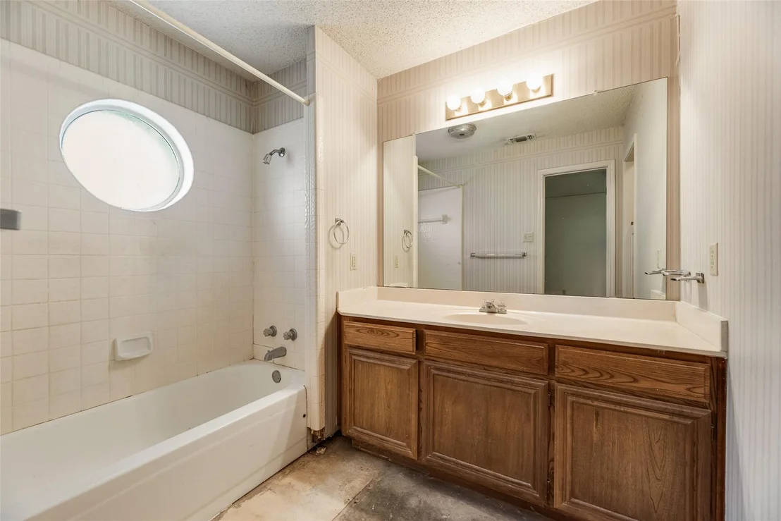 Photo of 6010 Maple Leaf Drive