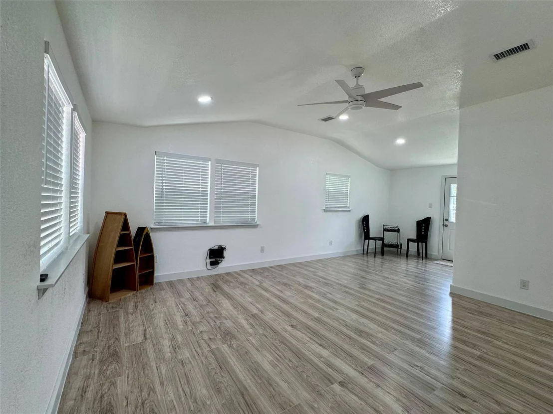 Photo of 5777 County Road 927