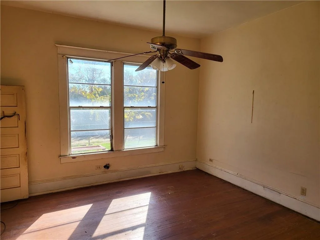 Photo of 426 N Houston Street