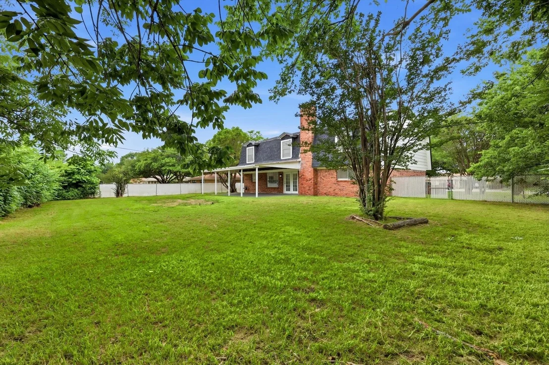 Photo of 300 Leighton Drive