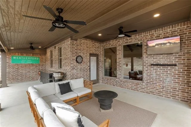 Photo of 916 Silverleaf Drive