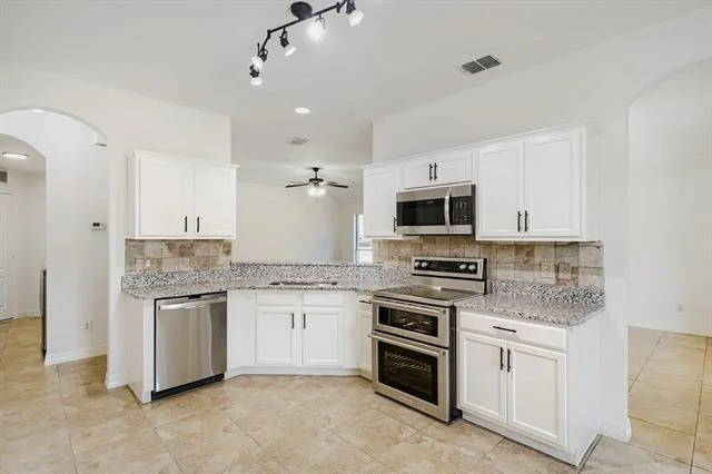 Photo of 910 W Bois D Arc Street