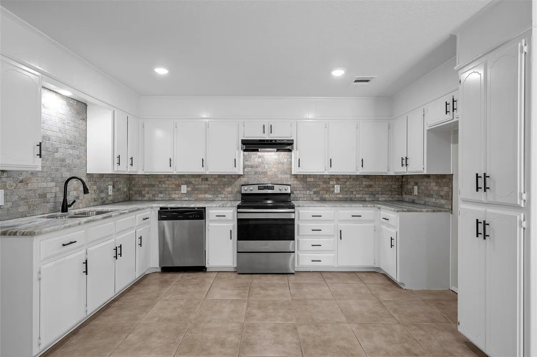 Photo of 139 Cresthill Circle