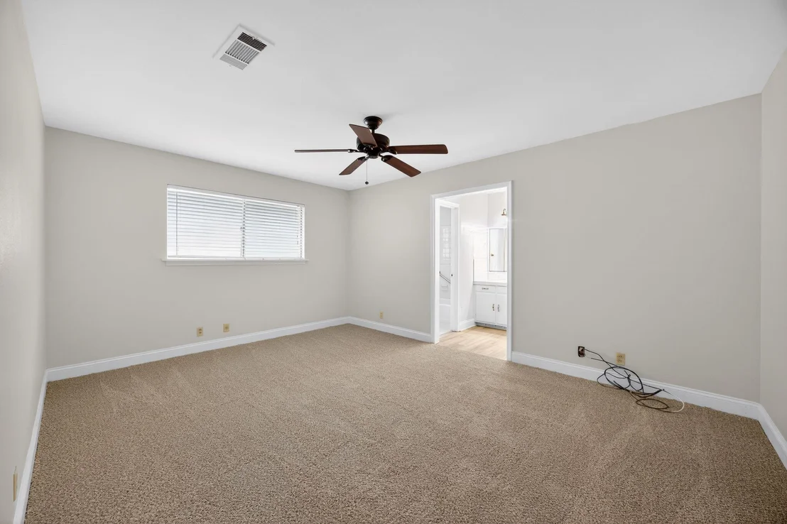 Photo of 1616 W Shields Drive