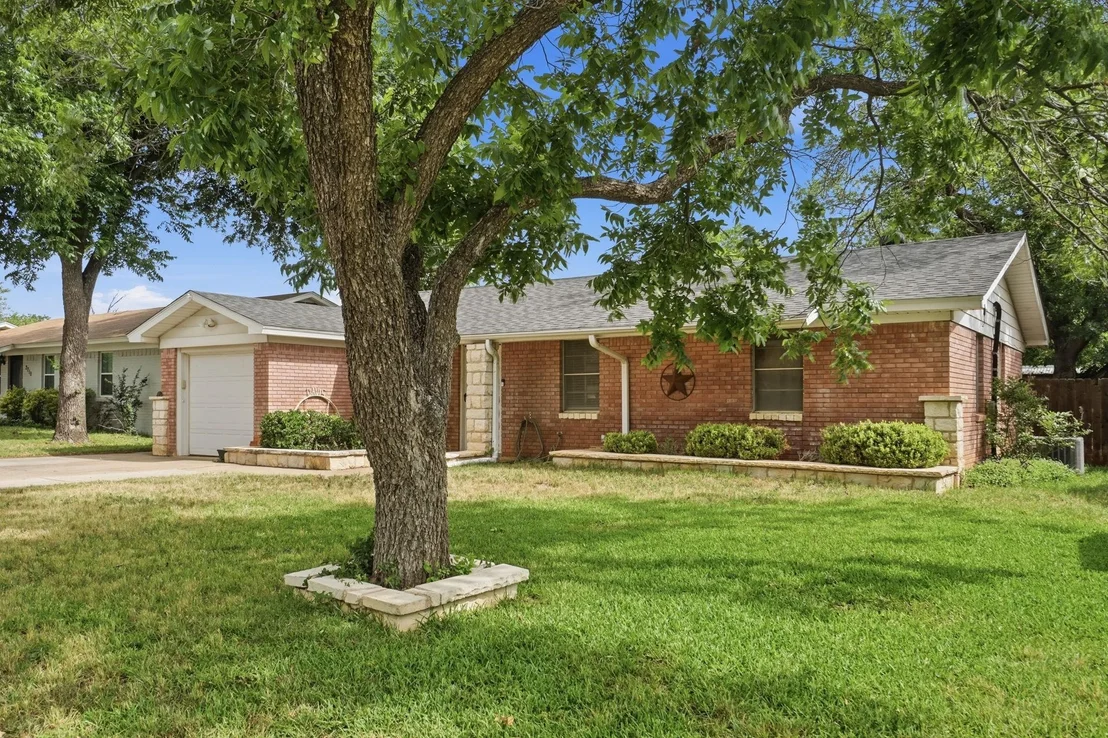 Photo of 2702 Susan Street