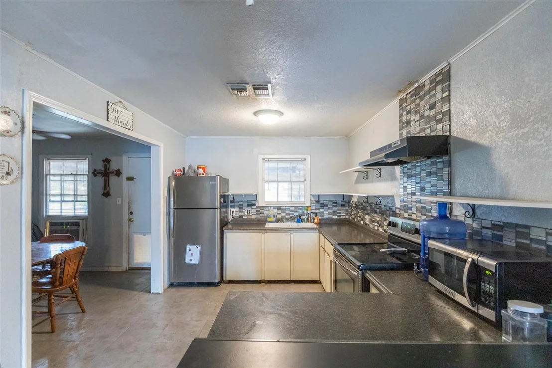 Photo of 1633 Shelton Street